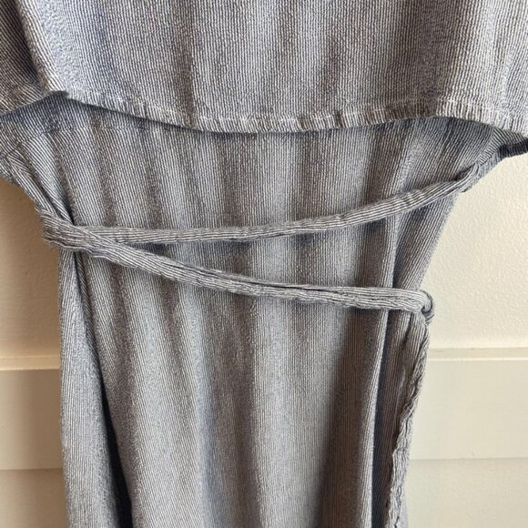 Volcom Gray & White Striped Short Sleeve Wrap Dress - Picture 8 of 10